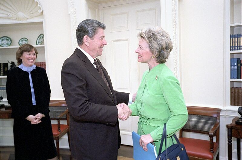 File:President Ronald Reagan meeting with Phyllis Schlafly.jpg